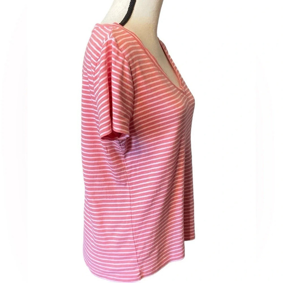 🌺 Vineyard Vines top 🌺 - Picture 3 of 6